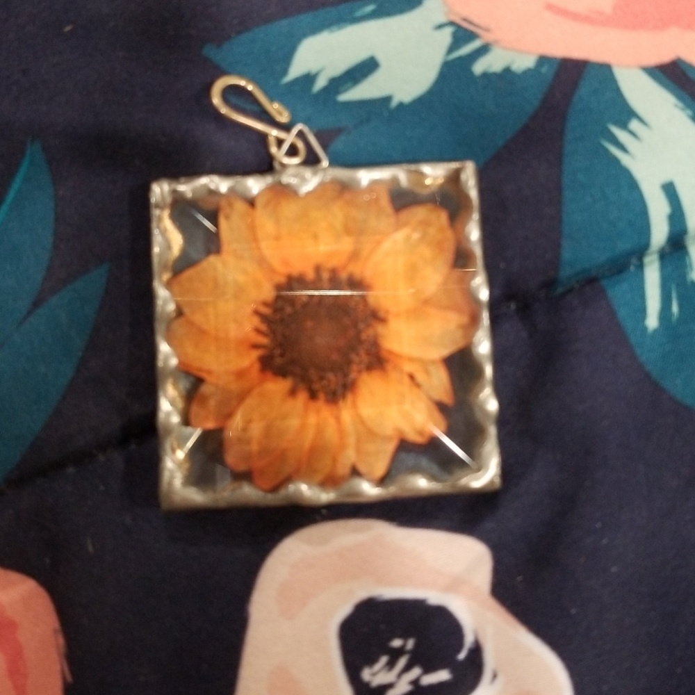 Clear dried flower pendant